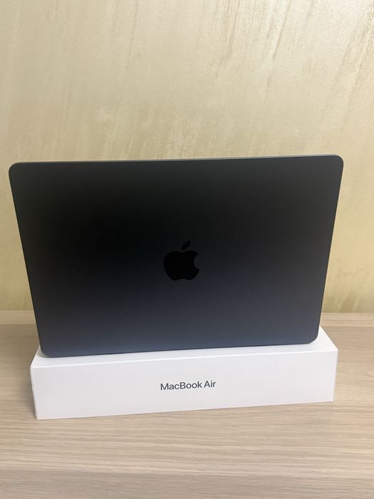 Mac Book Air 13 - M3, 16gb, 256 GB SSD
