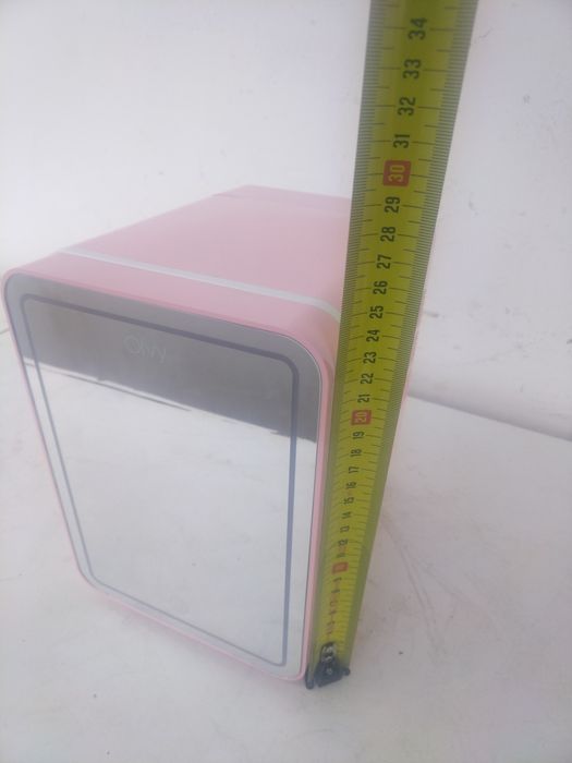 Мини хладилник OLVY с обем 4 литра за козметика, бебешка храна, мляко,