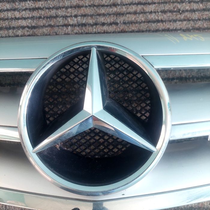 W245 решетка с емблема Мерцедес Б класа 2005-2008