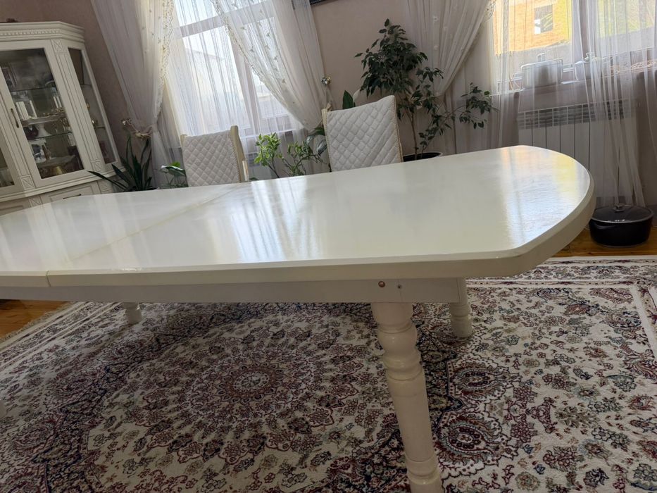 Кухонный большой стол