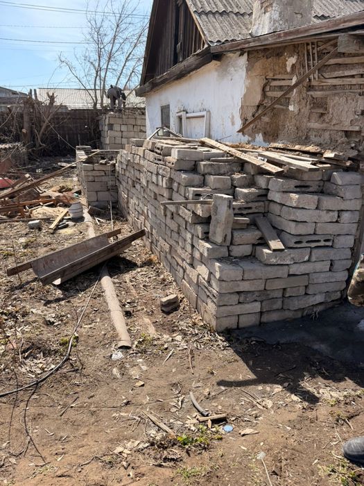 Продам пескоблок (половинки).