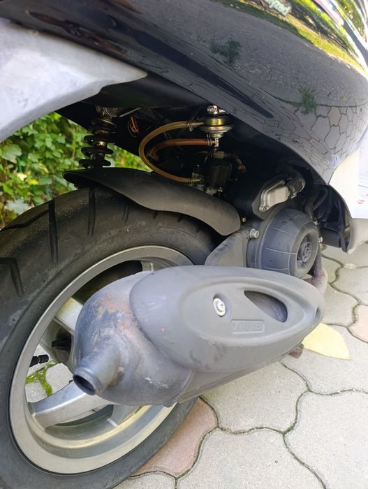 Vând scuter  super bun