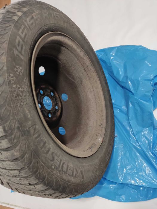 Джанти 15 5х100 със зимни гуми Vredestein Snowtracs 195/65/15