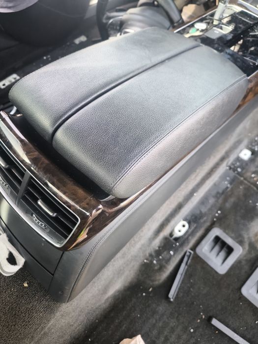 Кожен салон AUDI A8 D4 Масаж подгрев обдухване