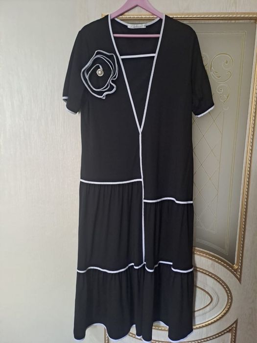 Продам женские платья