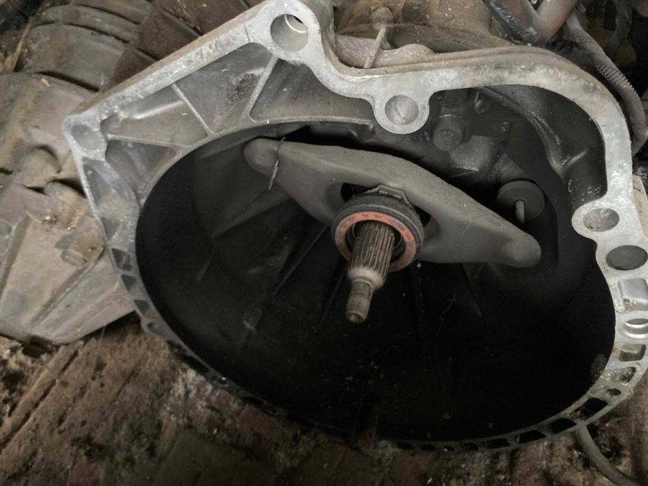 Ръчна 6 степенна скоростна кутия бмв е90 320и e90 320i n46