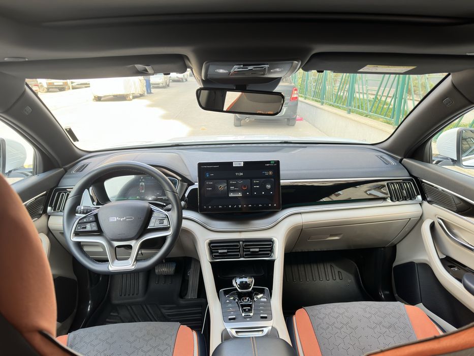 Продается BYD SONG PLUS DM-i (gibrit) 2023г 34.000 км , краска чистая.