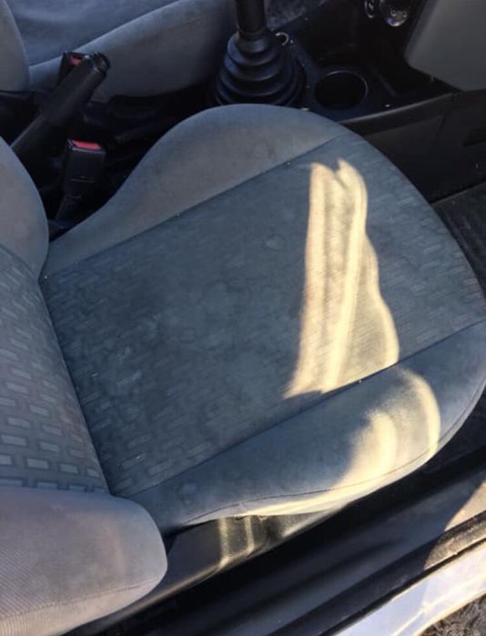 Curățare tapițerie textil și piele