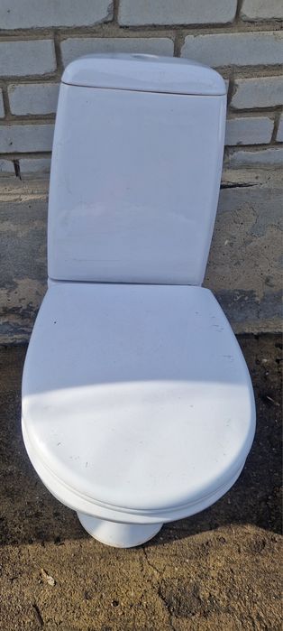 Продаётся унитаз