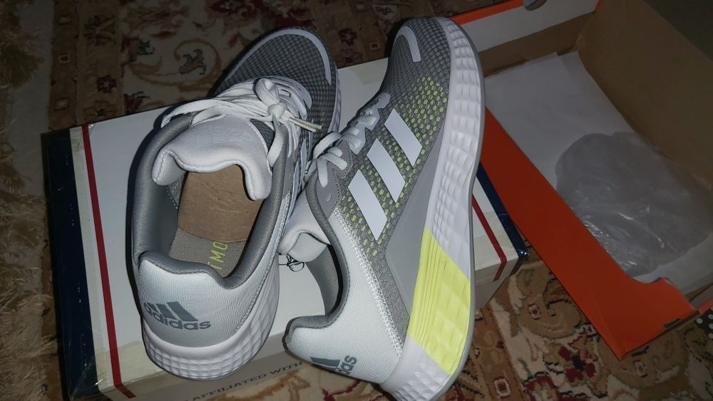 Кроссовки Adidas