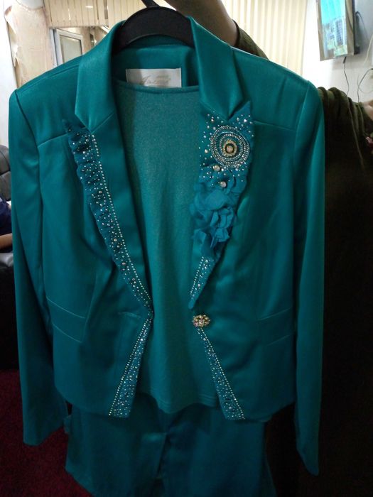 Женская вечерний одежда