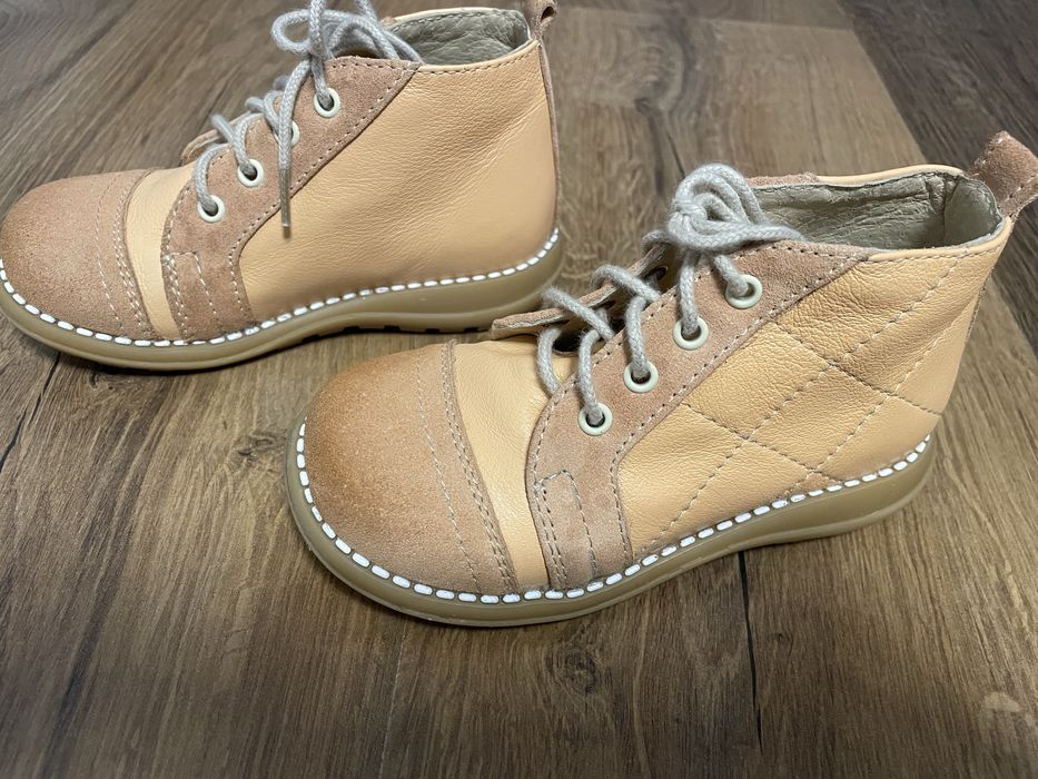 Ghete fetite neimblanite piele naturala marimea 24