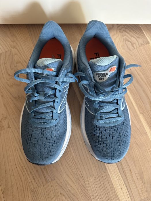 New Balance размер 43  новые в упаковке