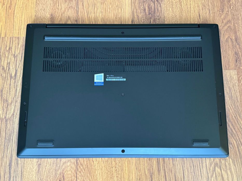 15.6' 4K OLED Touch i7-9850H Lenovo ThinkPad X1 Extreme 16GB RAM/512GB