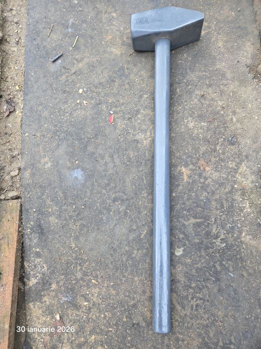 Vând ciocan sau baros