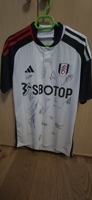 Автентични футболни фланелки