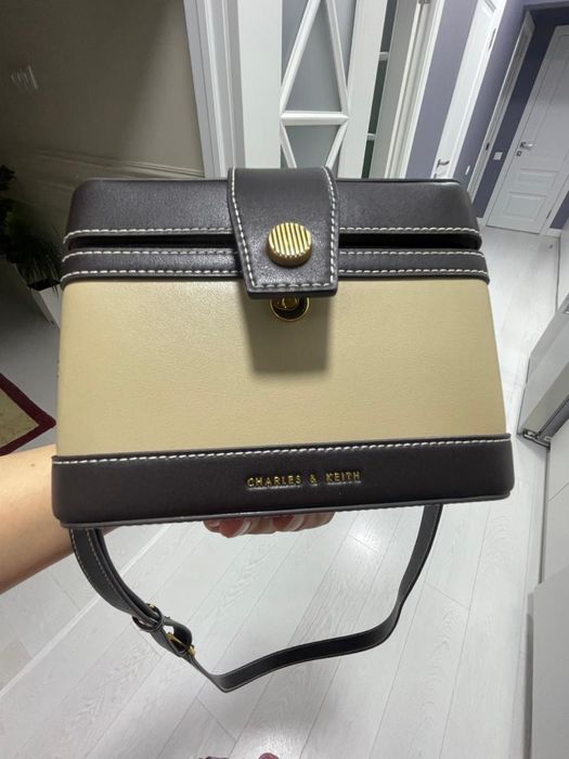 Charles & keith сумочка