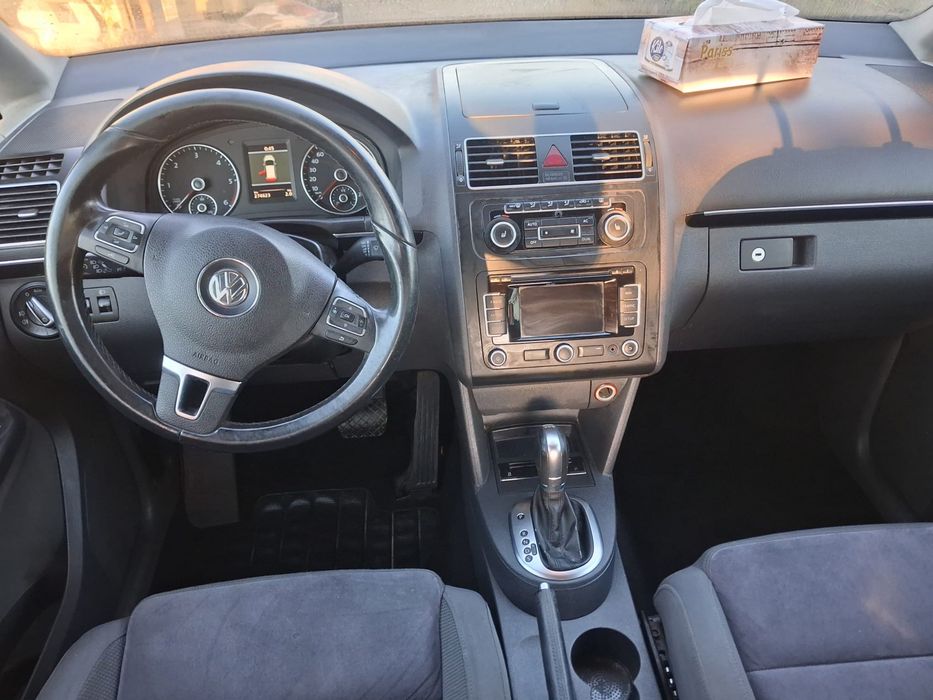 VOLKSWAGEN Touran 2012 — imagine 5