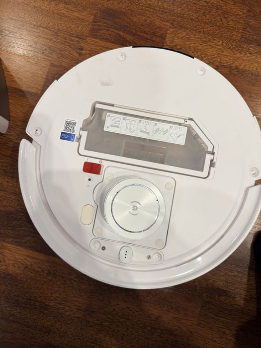 Ecovacs Deebot T10 PLUS - Aspirator Robot cu Stație Autogolire & Cameră Video Live video call