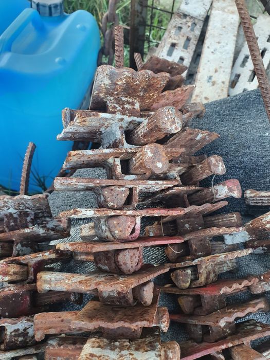 fluturi cofrag  spade montanti cofrag