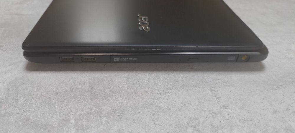 Ноутбук Acer i3/8gb/ssd/2 видеокарты