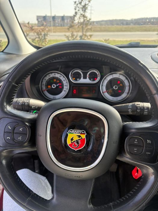 Fiat 500 L    — ABARTH