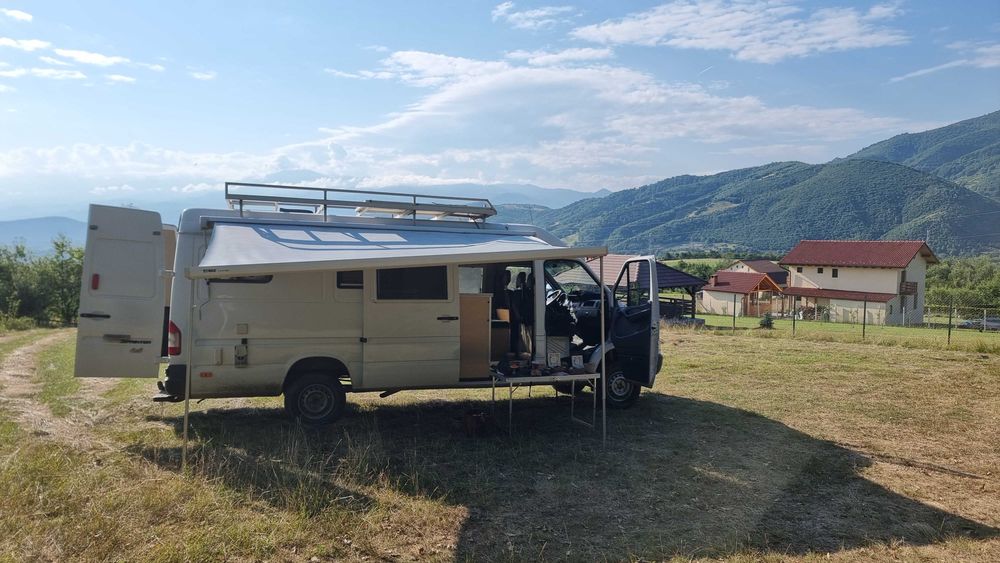 Mercedes Sprinter 4x4 Camper–Motor schimbat, Diff blocabil, Off-grid