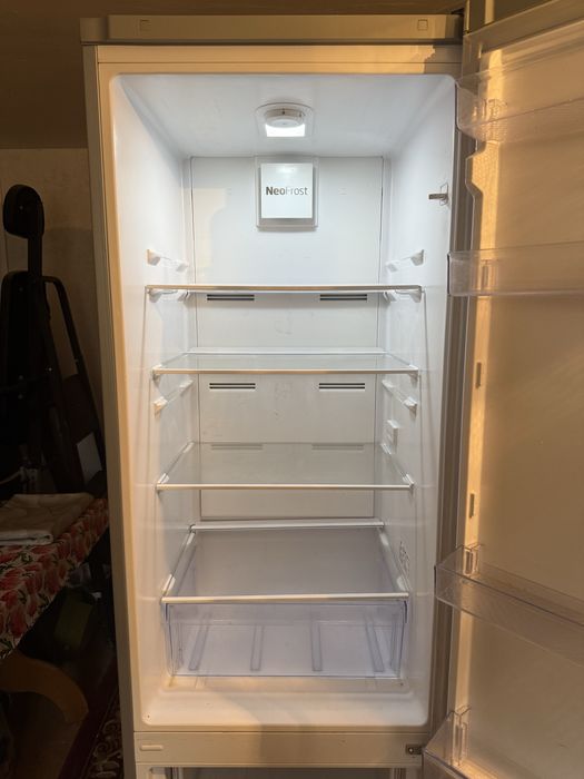 Холодильник сатылады