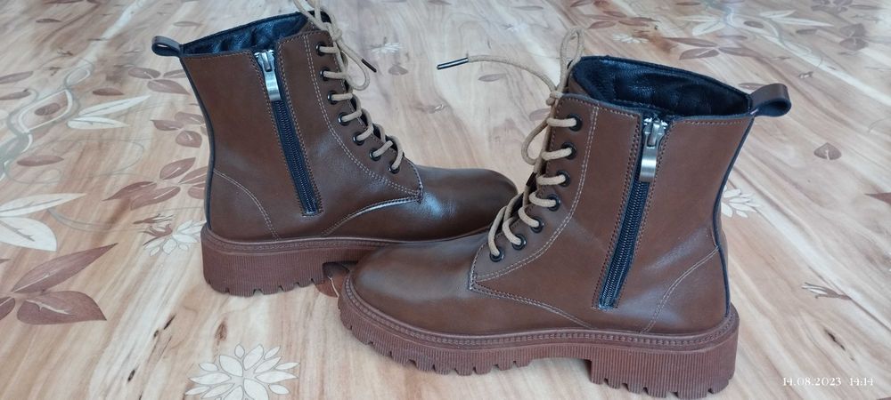 Продам: Ботинки.  ...