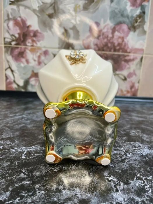 Конфетница со стразами