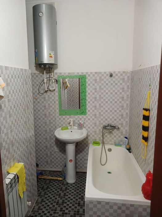 Орайлык базар касында дом сатылады