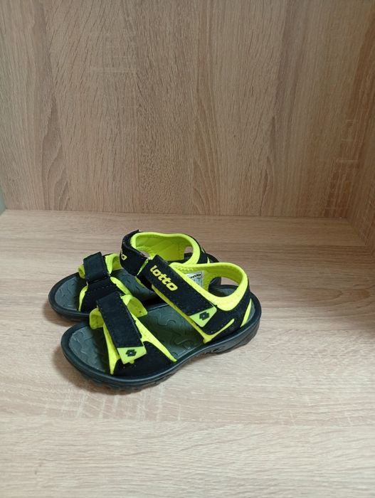 Детски сандали номер 26