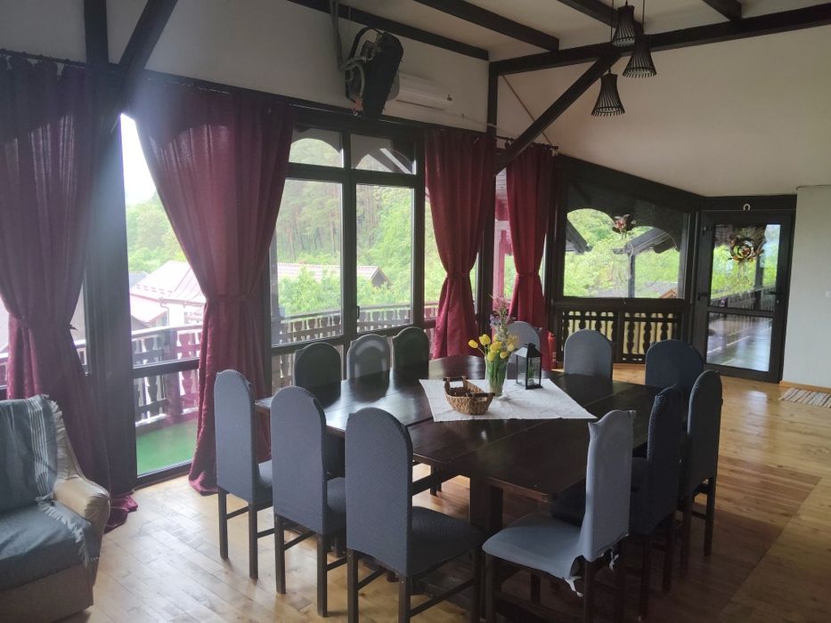 Cazare Casa dintre pini