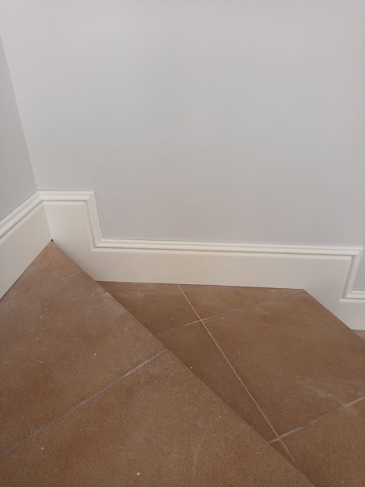 Установка плинтуса. МДФ. Полимер