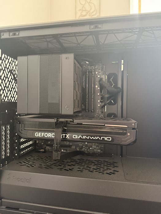 Продавам мощен компютър i7-14700f, 64gb RAM, RTX4070