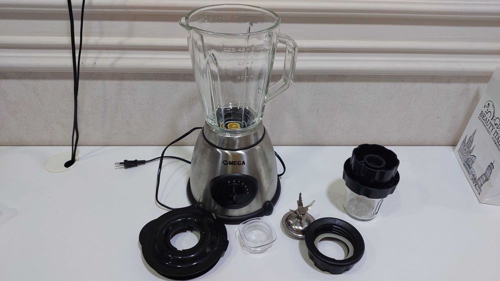 Продаётся блендер Mega me-408