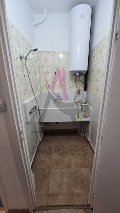 Продава се Тристаен апартамент в Варна, Базар Левски - 68 кв.м за 2927 €/кв.м - Снимка #4