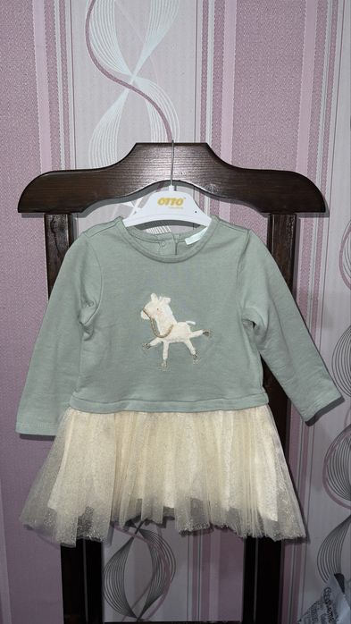 Продам платья для девочки в одни руки