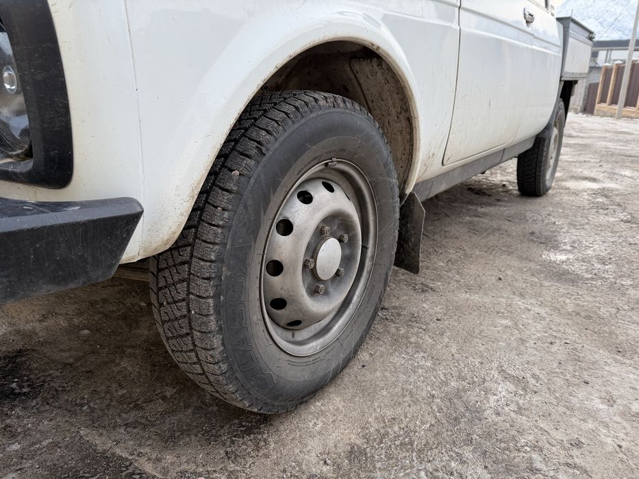 Нива пикап 2329 4на4 2013 года двигатель 1.7 газ/бензин