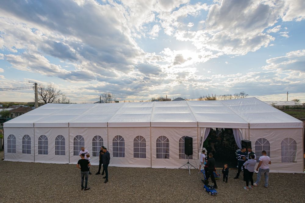 Inchiriez cort evenimente Corturi evenimente mese scaune vesela