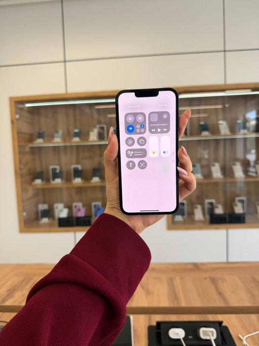 iPhone 13  128 GB