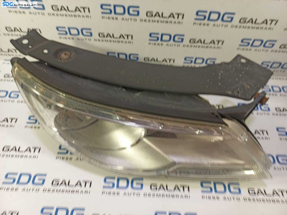 Far Dreapta FARA Xenon Volkswagen Tiguan 2008 - 2011 Cod 5N2941032G [L1575]