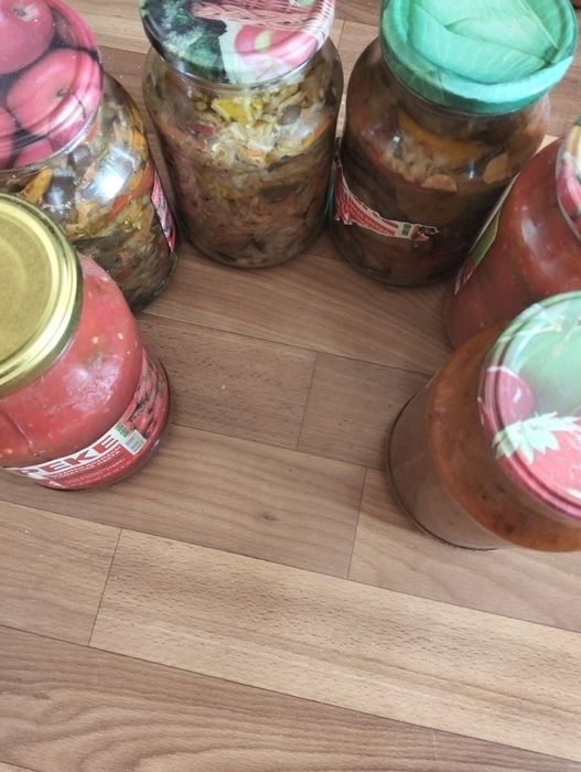 Продам салаты домашние и кобру