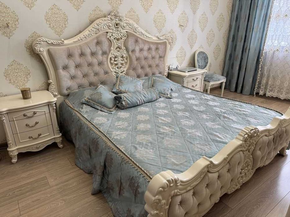 Продам спальный гарнитур