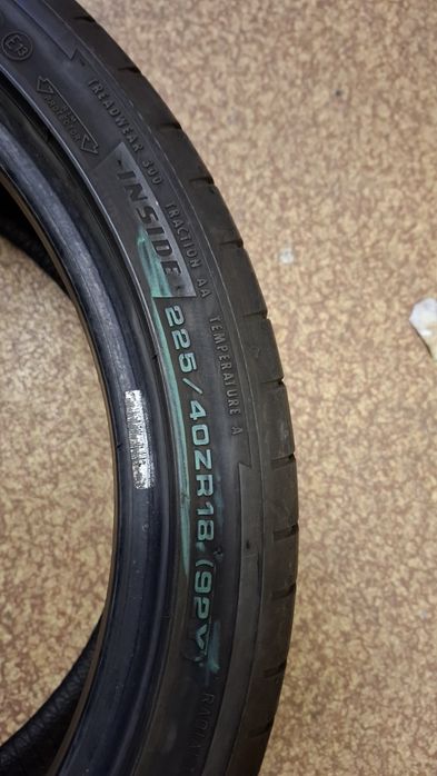 Единична лятна гума  Dunlop 225 40 18