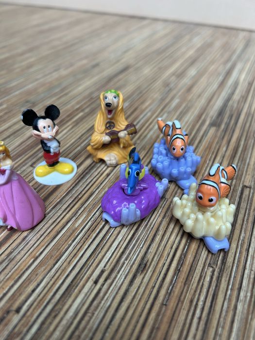 Стари играчки от kinder яйца и други