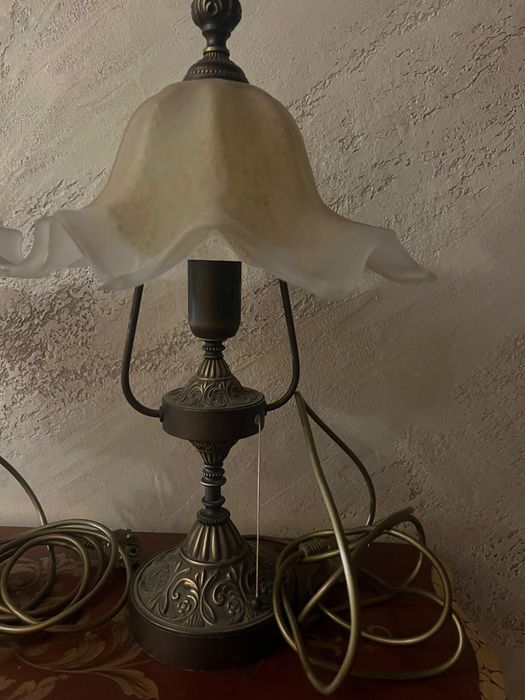 Lampă de masă vintage din bronz și sticlă mată