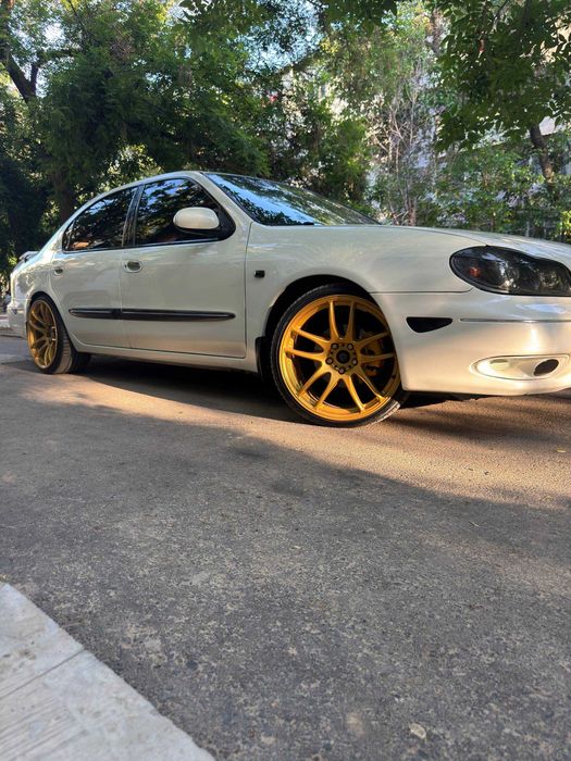 продаю Nissan maxima a33