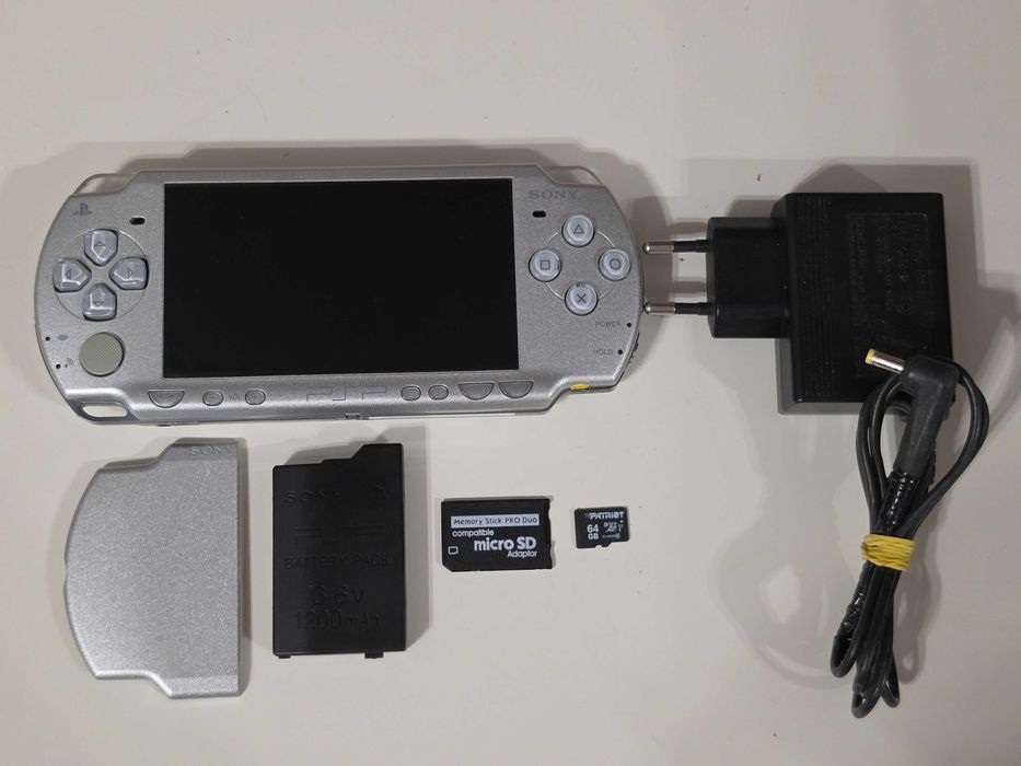 Sony Play Station Portabil PSP 2004 Editie limitata Gri  Modat ARK4 cu card 64GB