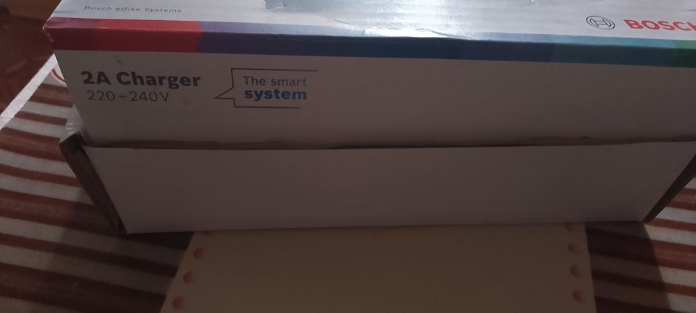 Vând încărcător Bosch